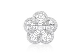 A DIAMOND FILIGREE 'FLORAL' BROOCH