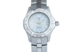 TAG HEUER - A STAINLESS STEEL '2000 SERIES' LADIES AUTOMATIC WRISTWATCH