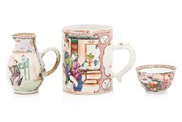 A ROSE MANDARIN EXPORT PORCELAIN TANKARD, SUGAR BOWL AND CREAMER JUG