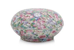 A FAMILE ROSE MILLE-FLEURS CIRCULAR BOX AND COVER