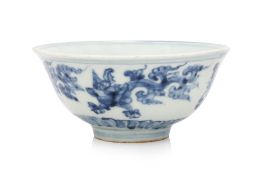 A BLUE AND WHITE KUI DRAGON DECORATED BOWL