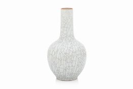 A CRACKLE-GLAZED PORCELAIN BOTTLE VASE