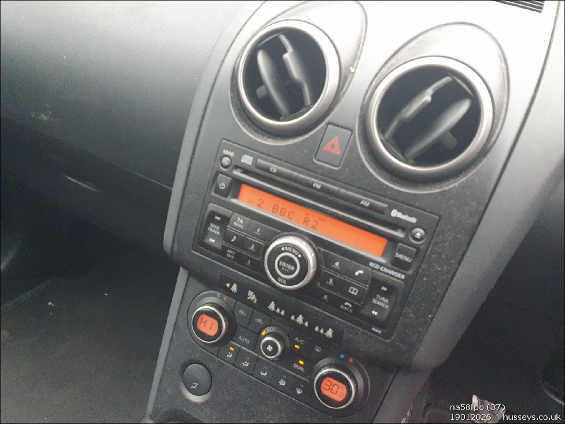 08/58 NISSAN QASHQAI HATCHBACK ORANGE 1461CC MANUAL DIESEL NA58FPO - Image 37 of 42