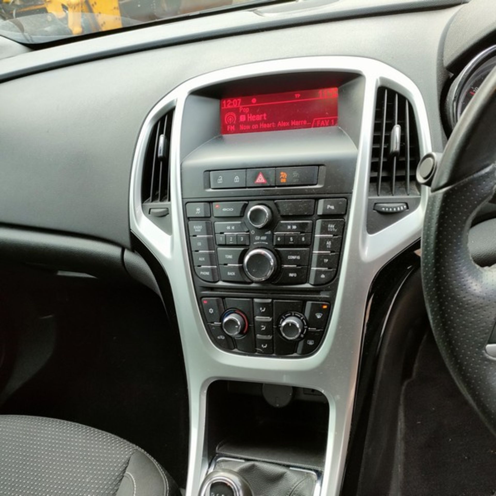 13/63 VAUXHALL ASTRA SRI CDTI S/S 1956CC DIESEL ESTATE 86K DX63UVC - Image 45 of 47