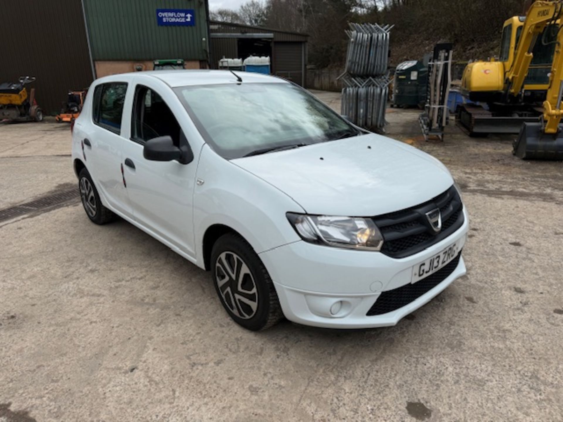 13/13 DACIA SANDERO AMBIANCE 1149cc 5 Spd Manual Petrol 5 Dr H/Back (White, 105k) GJ13ZRG - Image 3 of 13