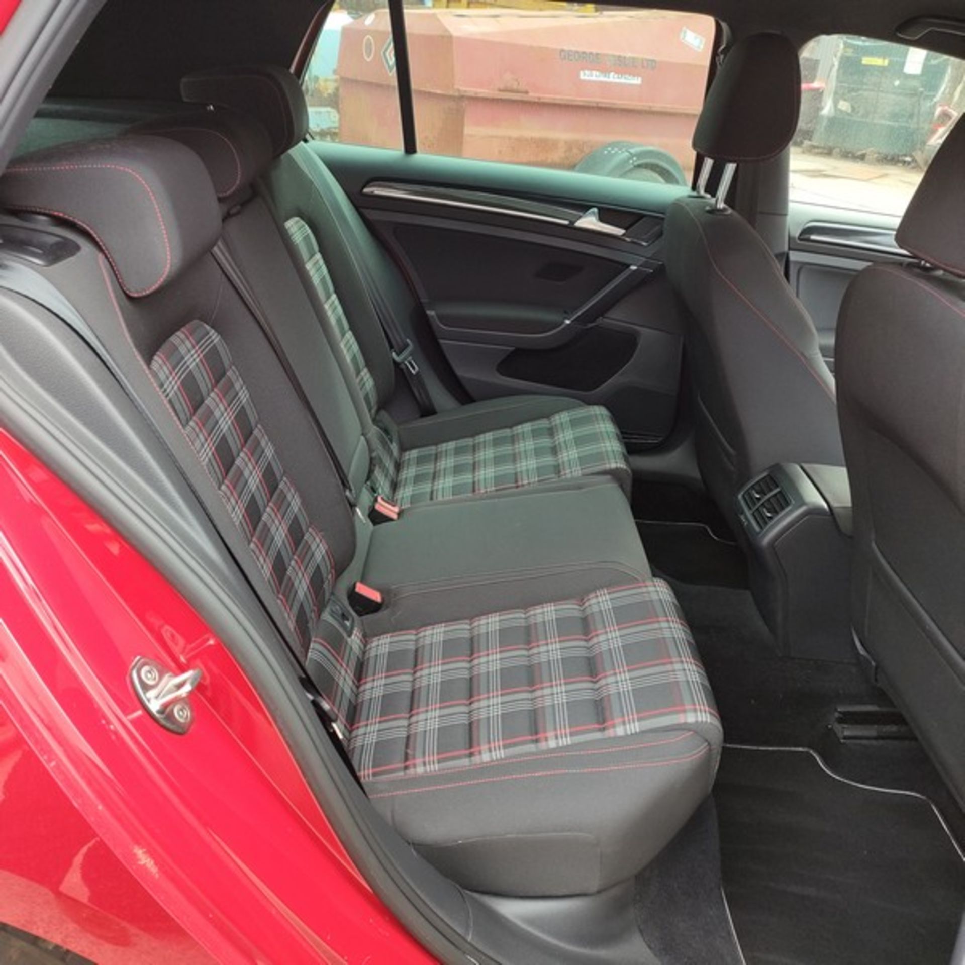 15/65 VOLKSWAGEN GOLF GTI 1984CC PETROL 5 DOOR HATCHBACK 72K YD65HFX - Image 37 of 47