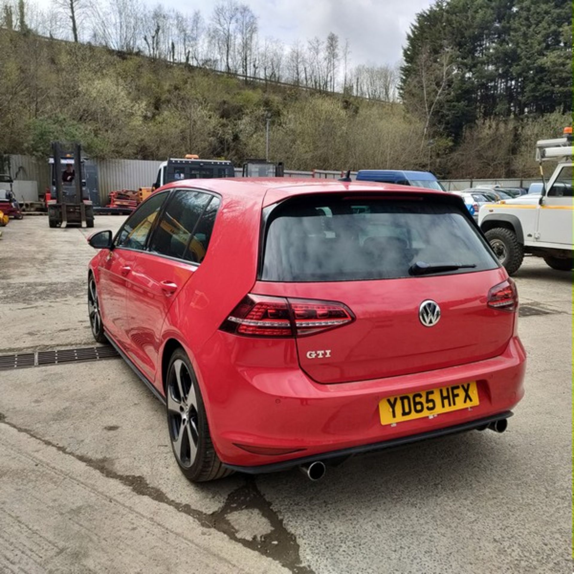 15/65 VOLKSWAGEN GOLF GTI 1984CC PETROL 5 DOOR HATCHBACK 72K YD65HFX - Image 14 of 47