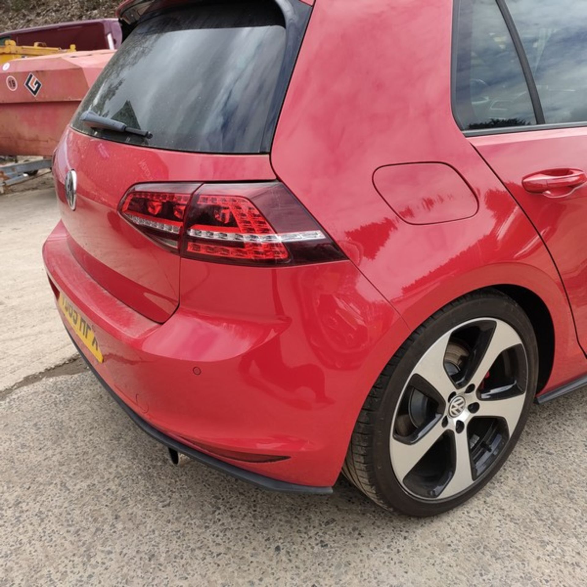 15/65 VOLKSWAGEN GOLF GTI 1984CC PETROL 5 DOOR HATCHBACK 72K YD65HFX - Image 25 of 47