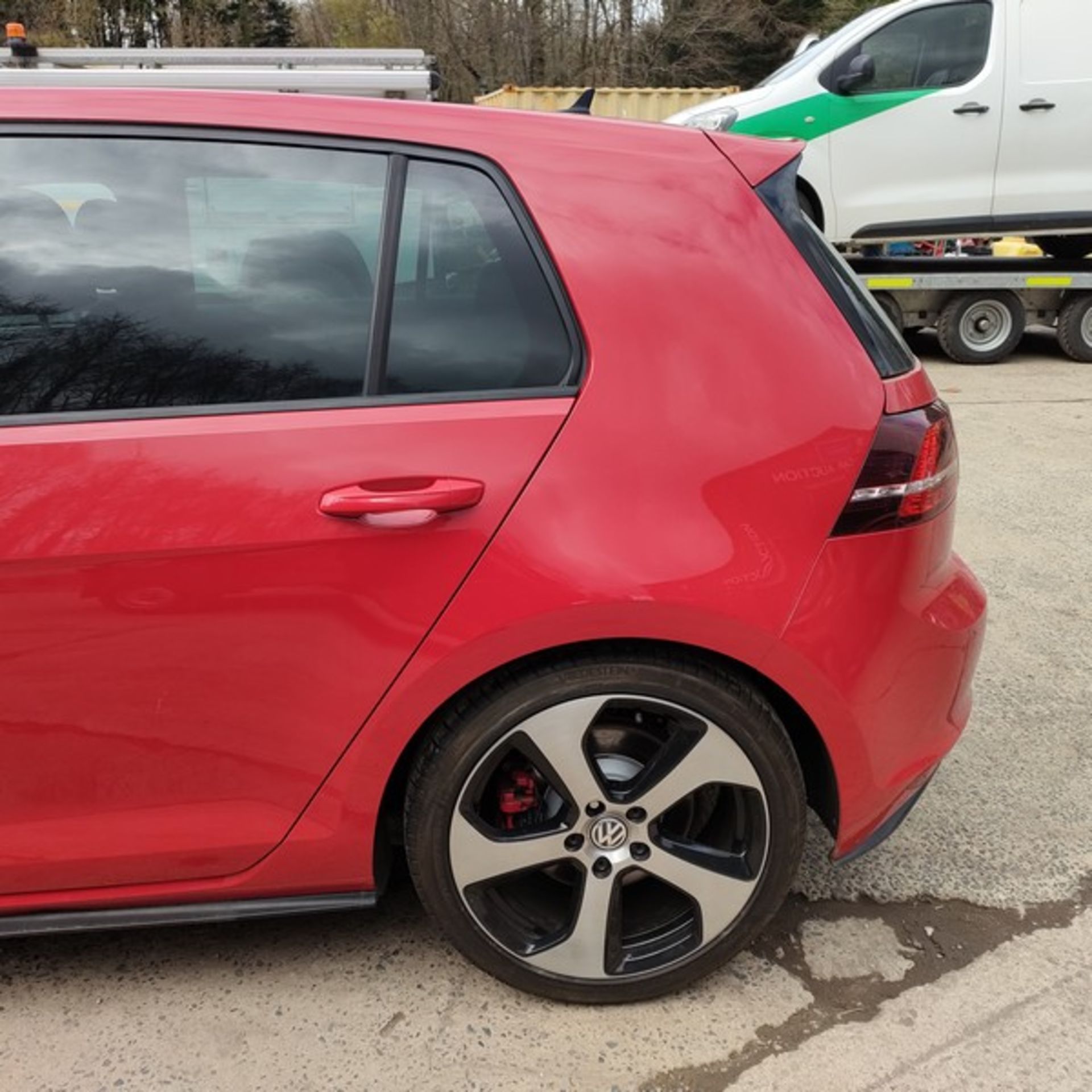 15/65 VOLKSWAGEN GOLF GTI 1984CC PETROL 5 DOOR HATCHBACK 72K YD65HFX - Image 18 of 47