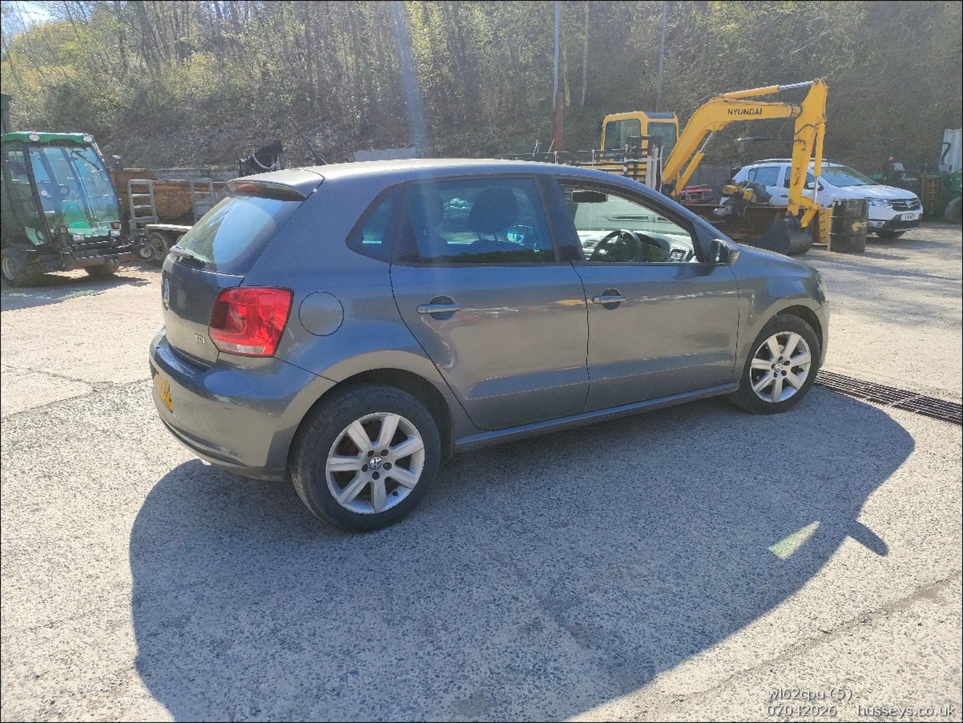 12/62 VW POLO 1199CC 5 SPEED MANUAL DIESEL GREY 5 DOOR HATCHBACK WL62CPU - Image 5 of 18