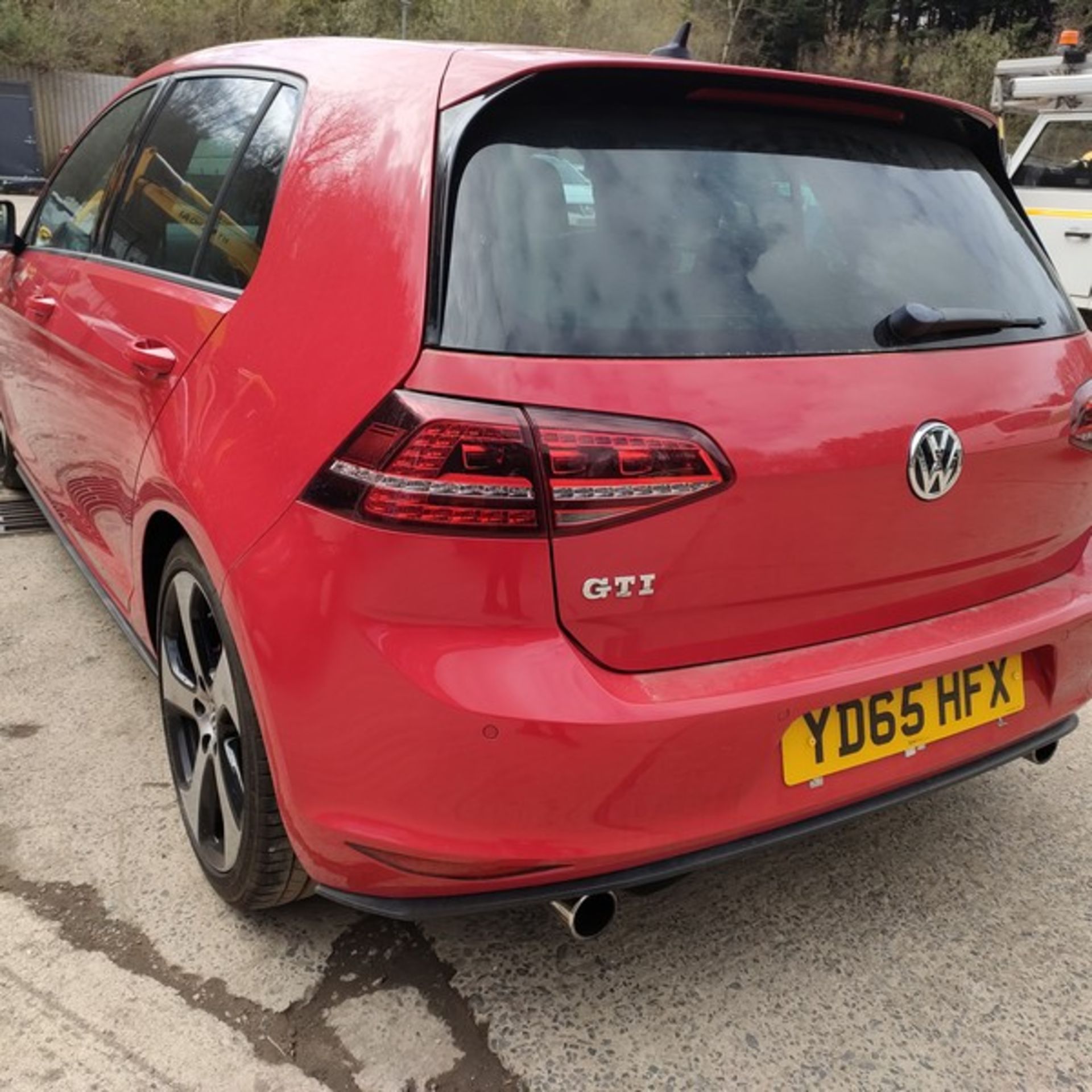 15/65 VOLKSWAGEN GOLF GTI 1984CC PETROL 5 DOOR HATCHBACK 72K YD65HFX - Image 21 of 47