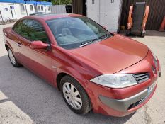 06/56 RENAULT MEGANE DYNAMIQUE T136 1998cc 6 Spd Manual Petrol Convertible (Red) KN56ODW