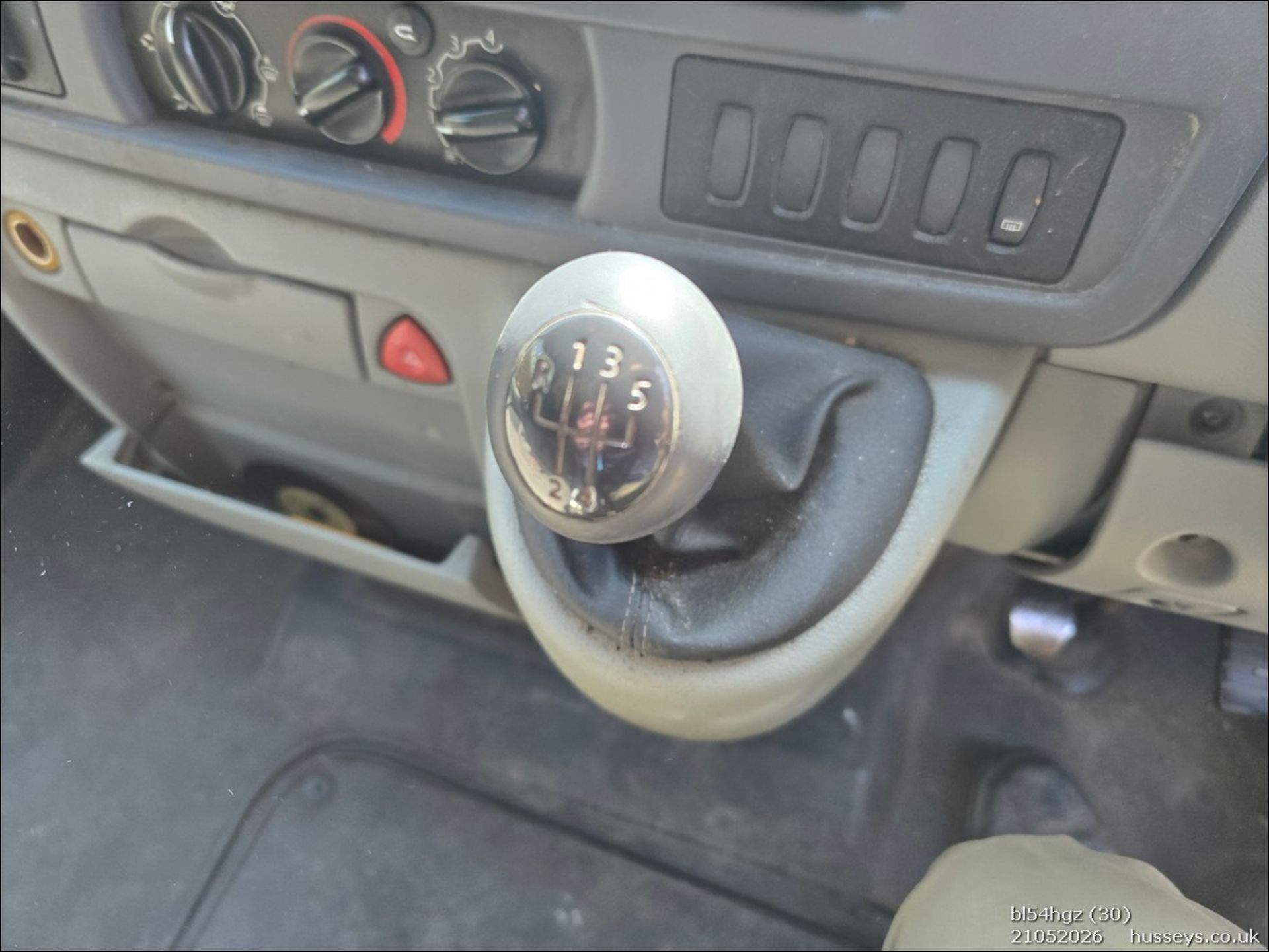 05/54 RENAULT MASTER MM33 DCI 100 MWB 2463cc 5 Spd Manual Diesel Panel Van (Grey, 215k) BL54HGZ - Image 62 of 64