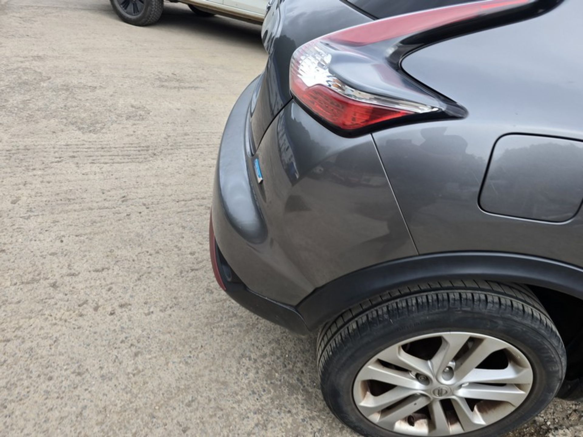 15/65 NISSAN JUKE ACENTA PREMIUM DCI 1461cc 6 Spd Manual Diesel 5 Dr H/Back (Grey), DN65RNF - Image 22 of 36