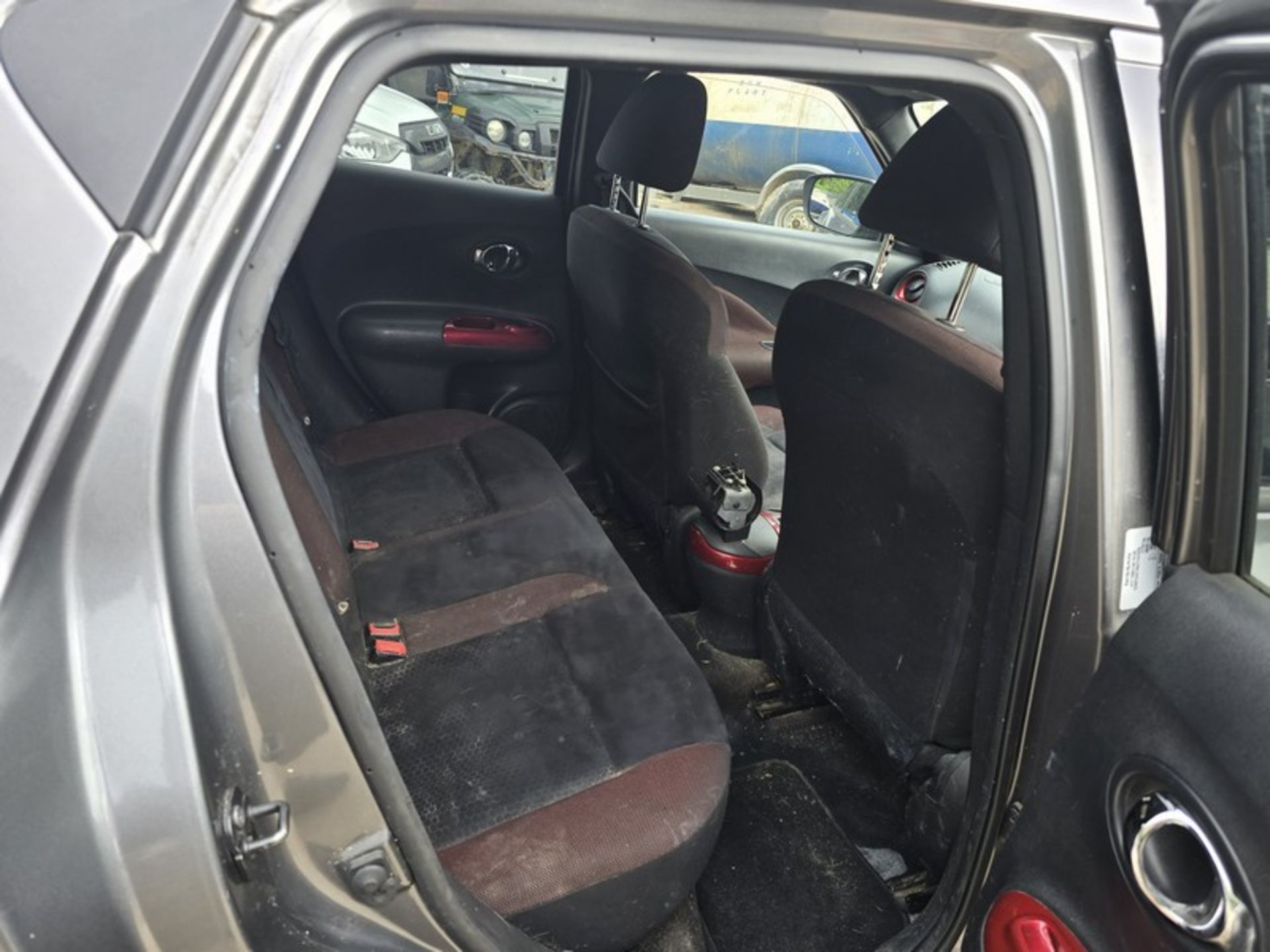 15/65 NISSAN JUKE ACENTA PREMIUM DCI 1461cc 6 Spd Manual Diesel 5 Dr H/Back (Grey), DN65RNF - Image 31 of 36