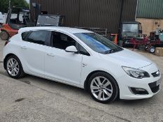 13/63 VAUXHALL ASTRA SRI 1598cc 5 Spd Manual Petrol 5 Dr H/Back (White, 117k) BT63HRP
