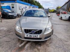 12/61 VOLVO V70 SE LUX D5 2400cc 6 Spd Manual Diesel Estate (Gold, 185k) RJ61UAZ