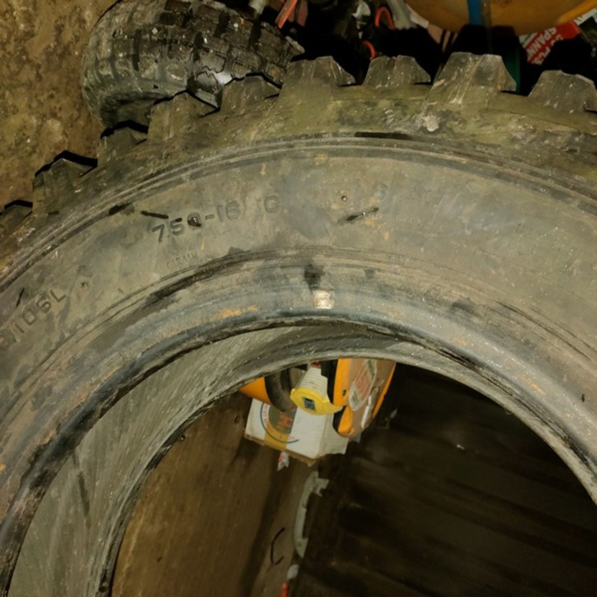 LAND ROVER TYRE 7-50X16 - Image 2 of 2