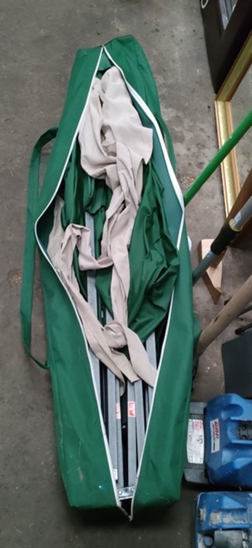 GAZEBO *** No Vat On Hammer - Auctioneers Margin S