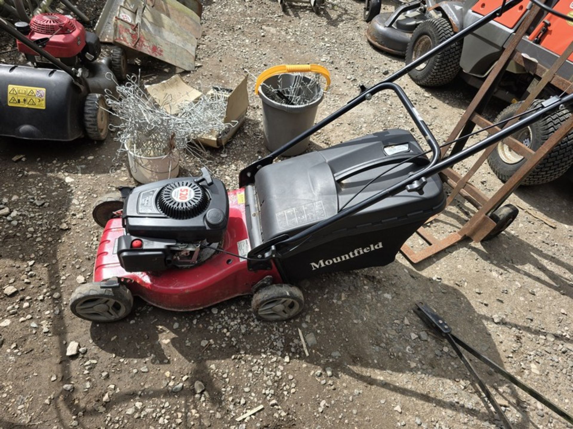 MOUNTFIELD 16" PUSH MOWER - Image 3 of 3