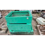 3 GREEN PLANTERS