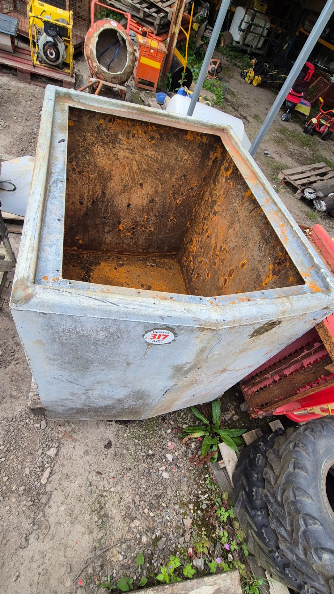 GALVANISED TANK