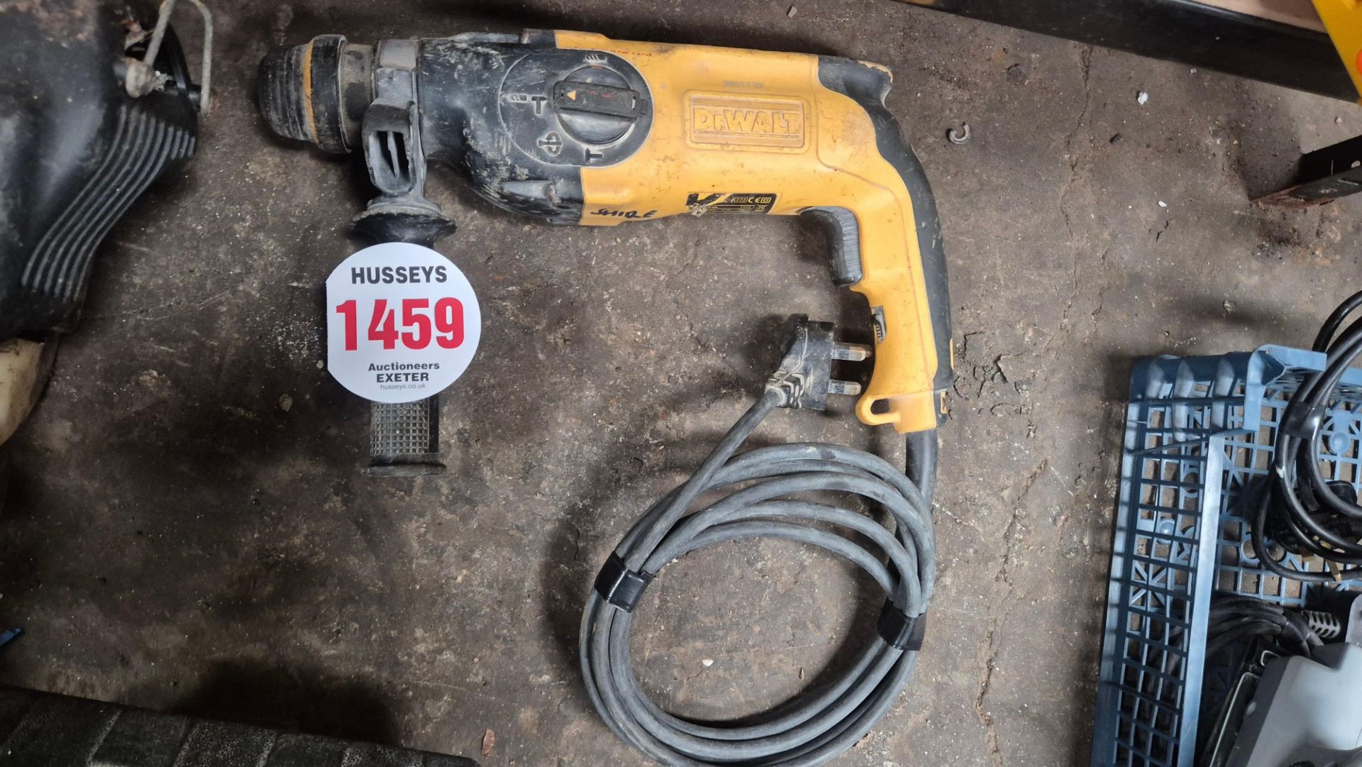 DEWALT DRILL *** No Vat On Hammer - Auctioneers M