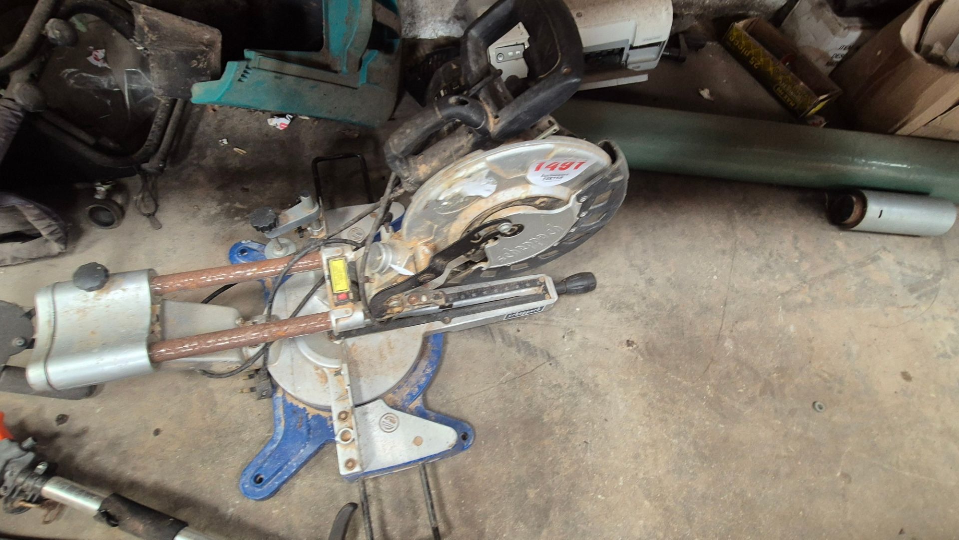 MITRE SAW *** No Vat On Hammer - Auctioneers Marg