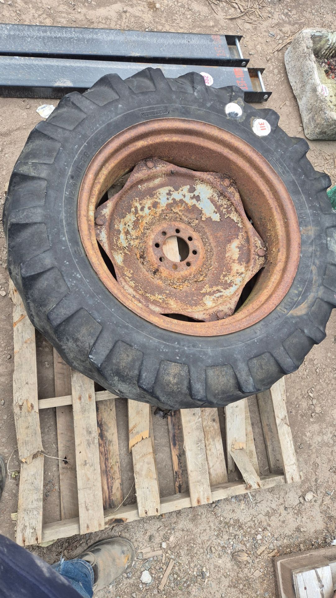 TRACTOR WHEEL & TYRE 12.4/11-28