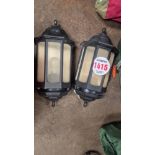 2 OUTSIDE LIGHTS *** No Vat On Hammer - Auctionee