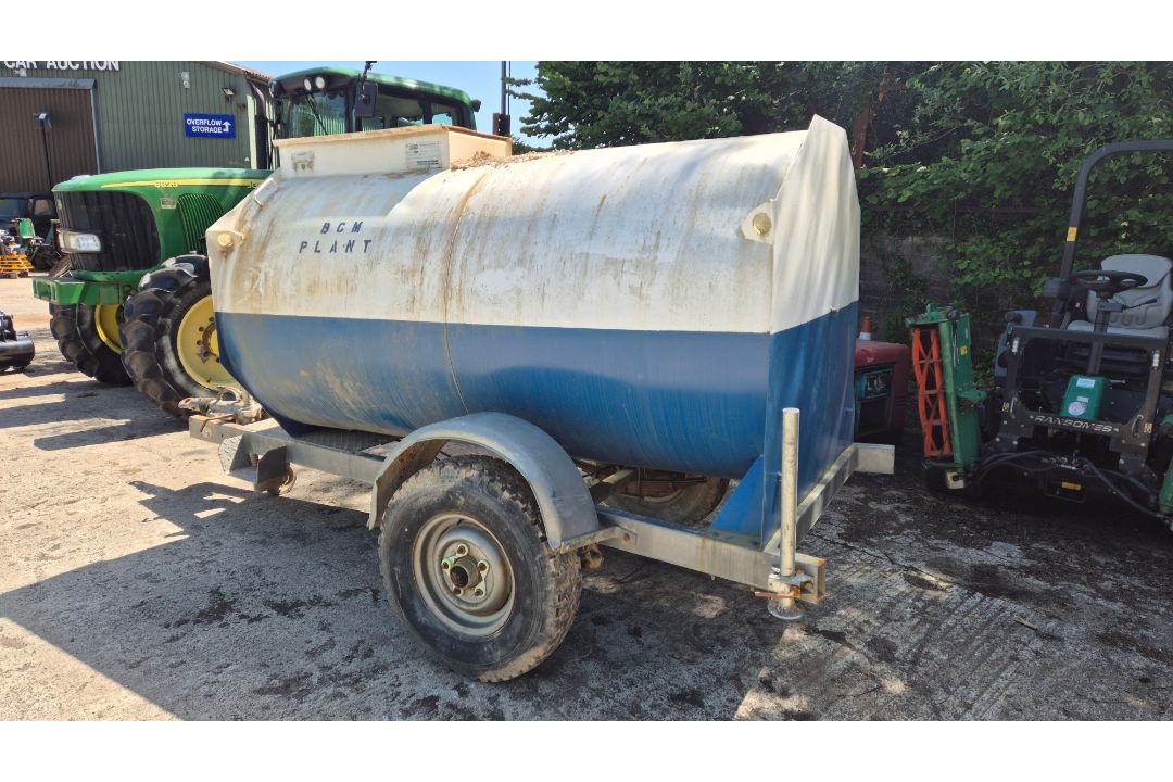 MAIN 2000 LITRE DIESEL BOWSER - Image 7 of 7
