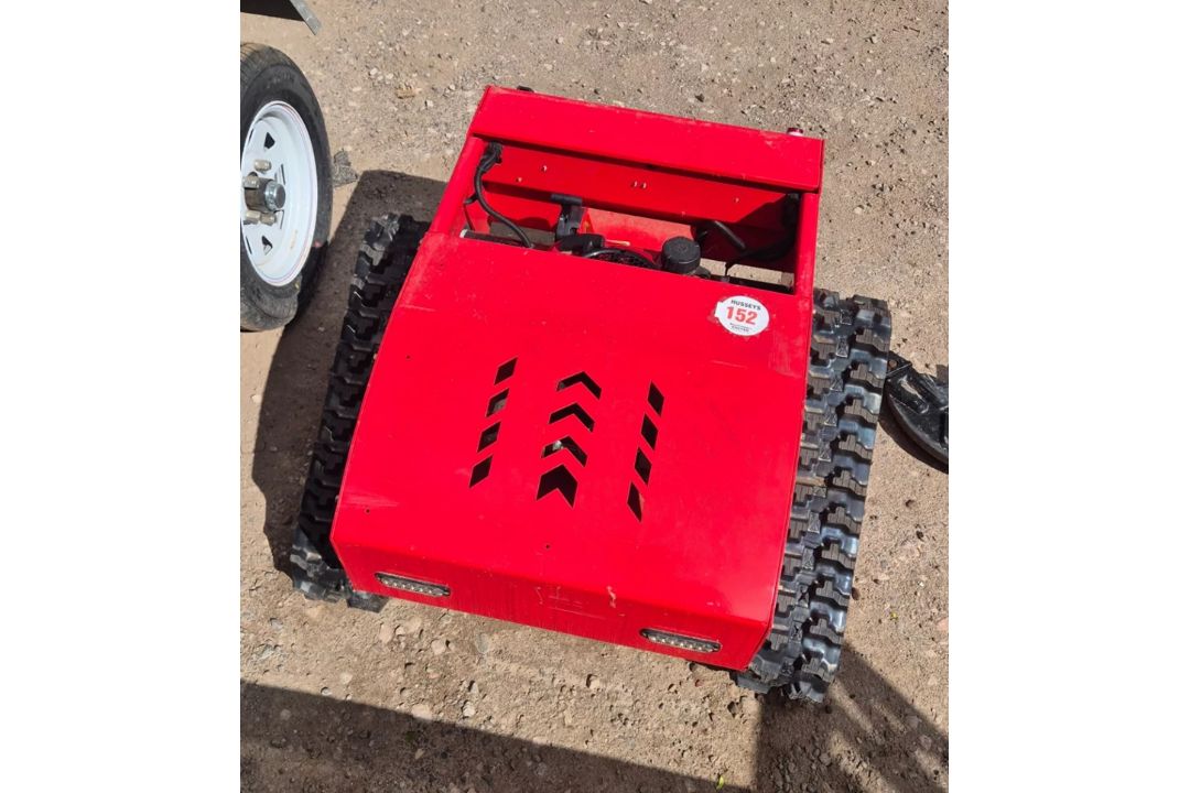 TRACKED REMOTE CONTROL BANK MOWER WITH REMOTE CONT - Image 3 of 6