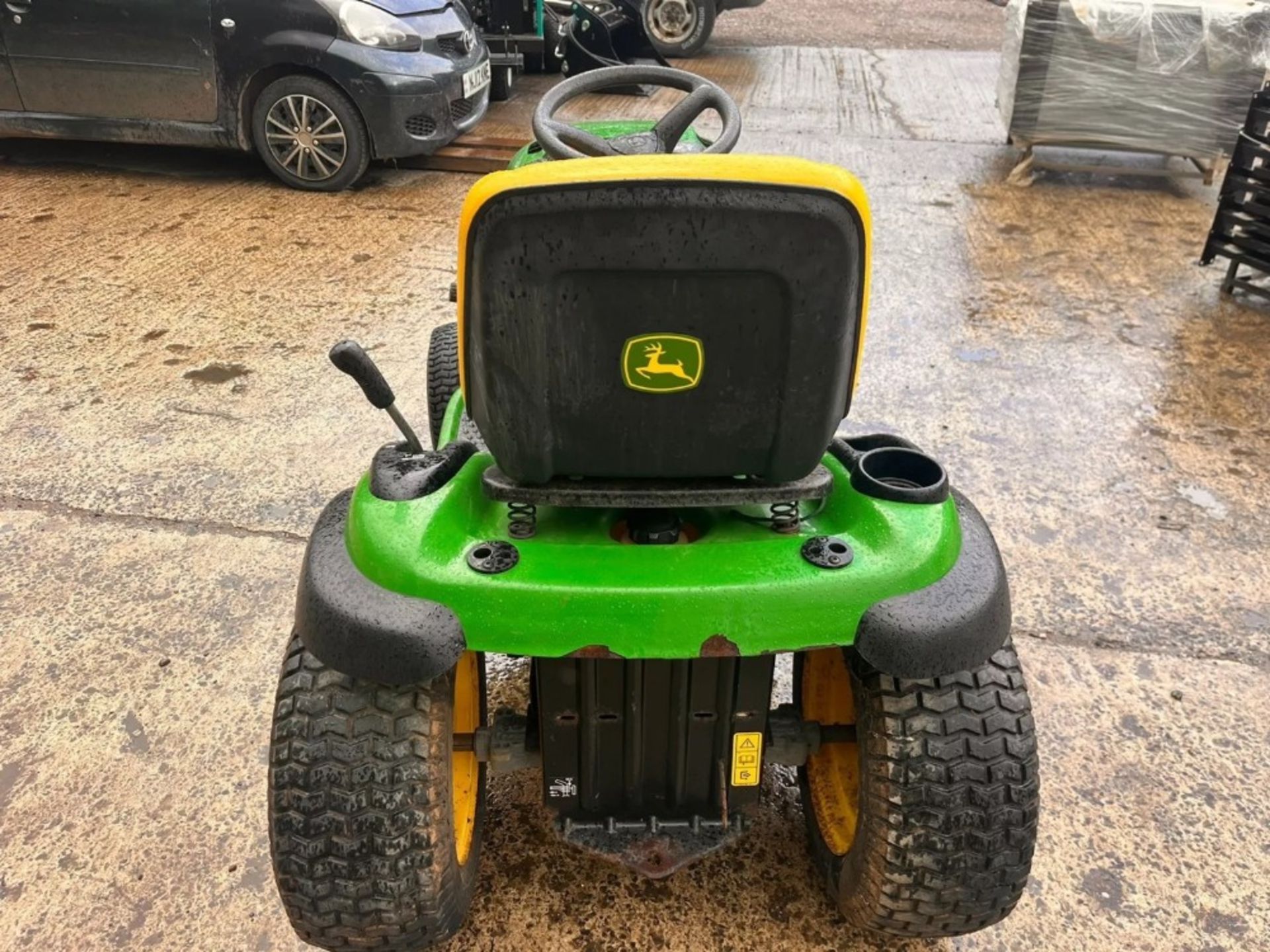 JOHN DEERE L120 GARDEN TRACTOR *** No Vat On Hamme - Image 4 of 12