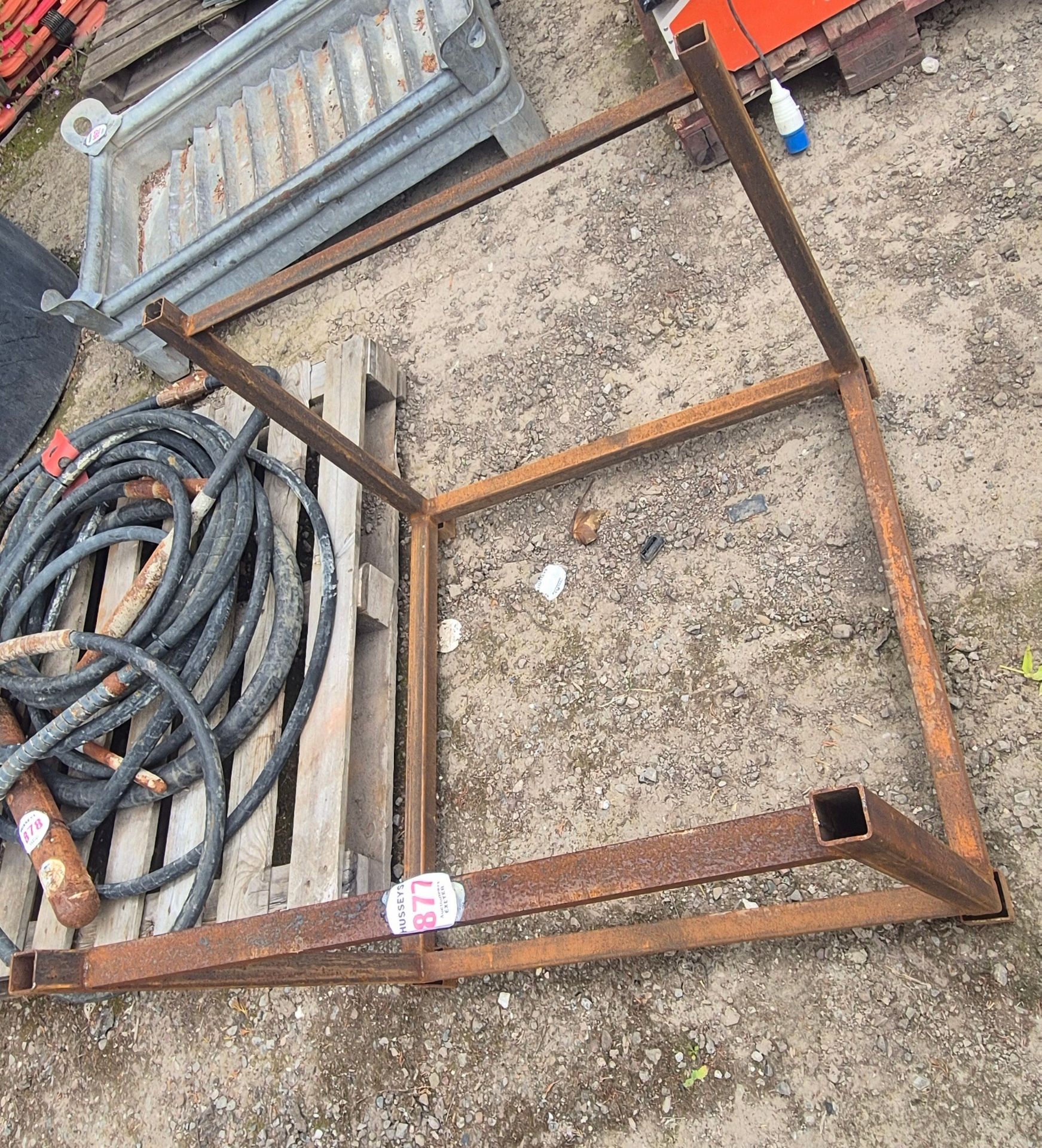 STEEL STILLAGE *** No Vat On Hammer - Auctioneers