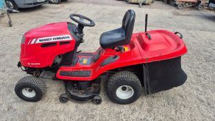 MASSEY FERGUSON MF36-22RD RIDE ON MOWER WITH COLLE