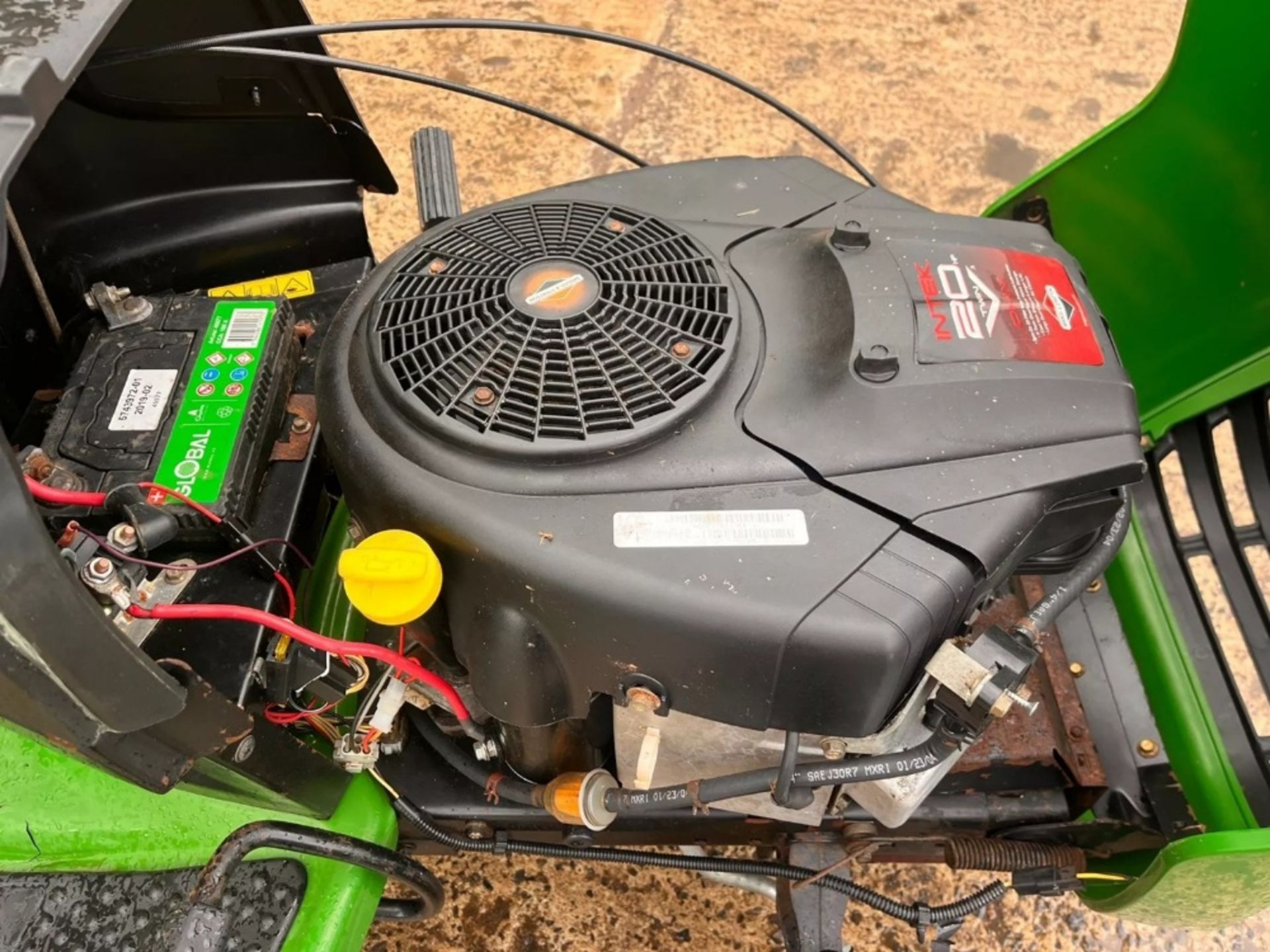 JOHN DEERE L120 GARDEN TRACTOR *** No Vat On Hamme - Image 6 of 12