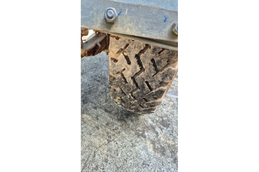 MAIN 2000 LITRE DIESEL BOWSER - Image 6 of 7