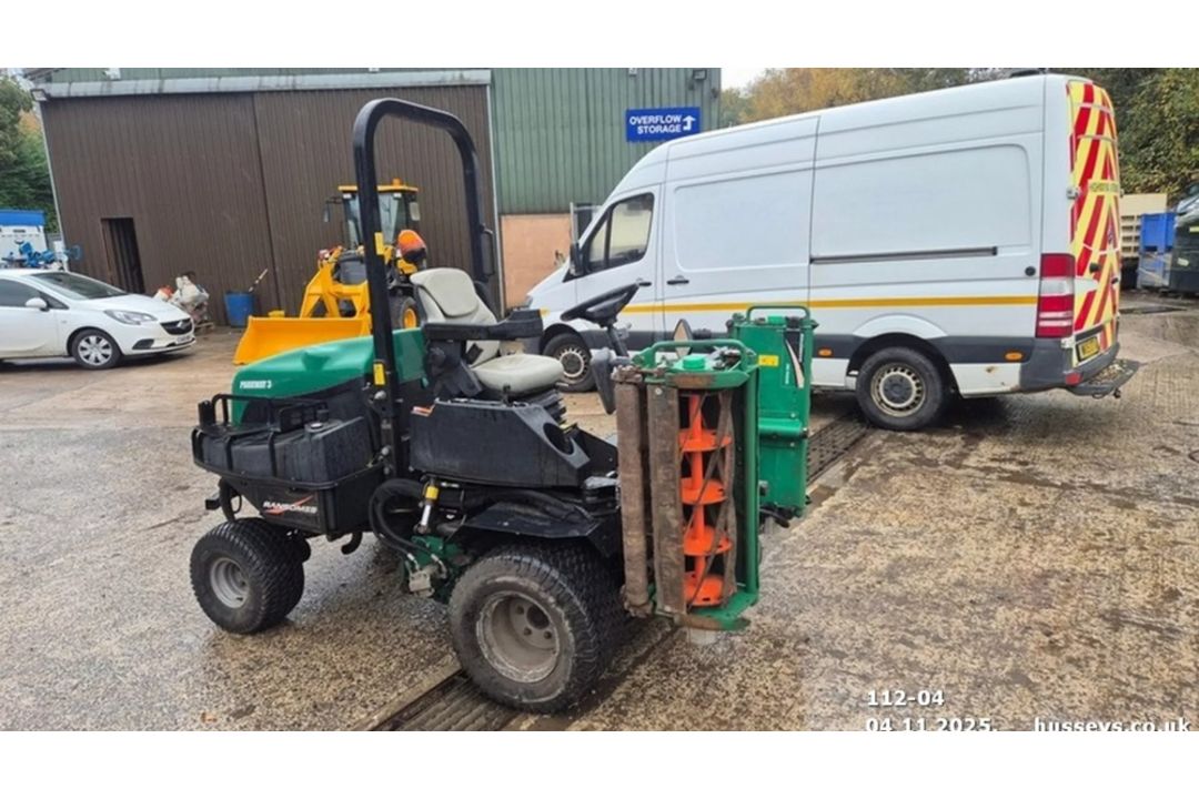 RANSOMES PARKWAY 3 TRIPLE MOWER 2015 SHOWING 837HR - Image 4 of 9