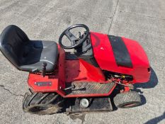 COUNTAX RIDE ON MOWER *** No Vat On Hammer - Auct