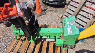 LOG SPLITTER *** No Vat On Hammer - Auctioneers M