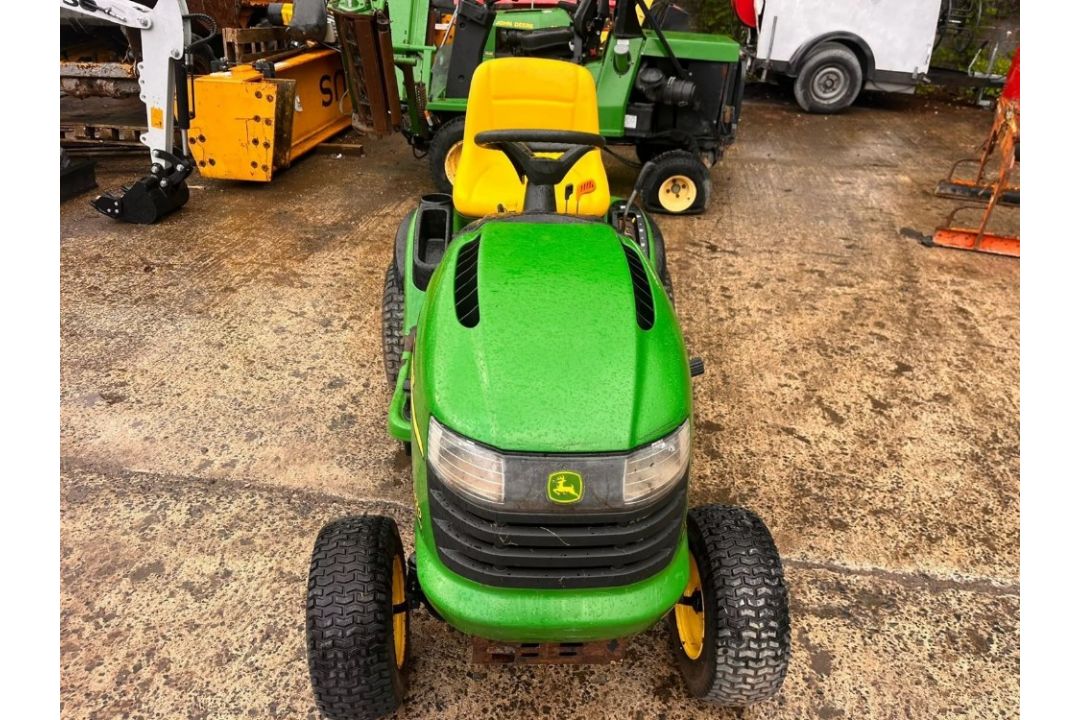JOHN DEERE L120 GARDEN TRACTOR - Image 2 of 12