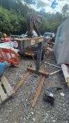 CONQUIP PALLET LIFTER