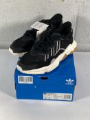 A pair of Adidas Ozweego (UK 5.5).