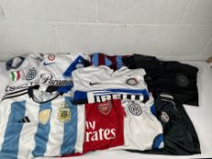 Nine pre-owned football shirts to include several Inter Milan, Argentina and Arsenal (M).