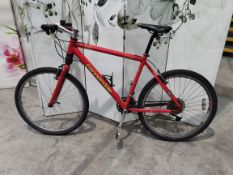 A pre-owned vintage Cannondale F500 aluminium frame mountain bike.