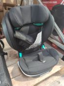 A Besafe Flex Fix 2 child's car seat black/white as new no box.