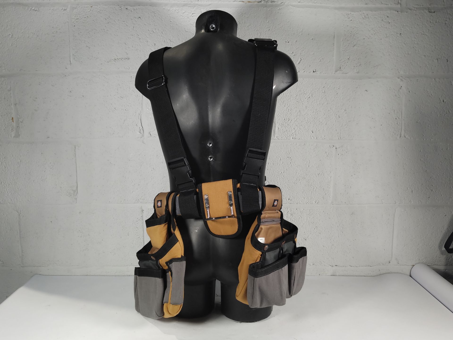 As new Dickies Professional Carpenter's Suspension Rig (PN: 57023). - Image 2 of 2