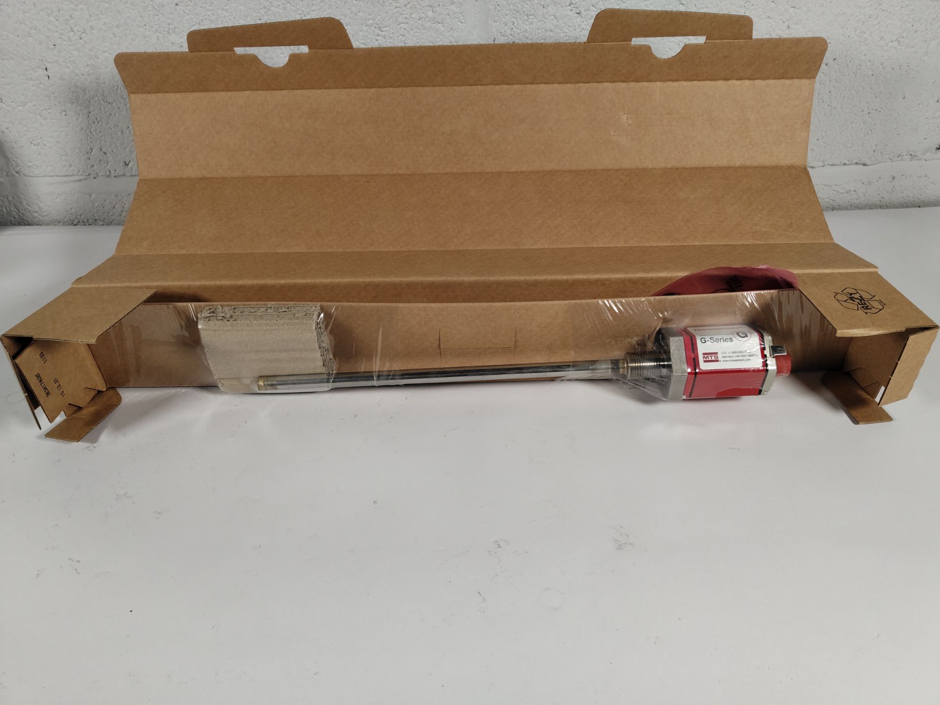 As new Temposonic G-Series Cylinder Sensor (GHS016MD601A0). - Image 2 of 2