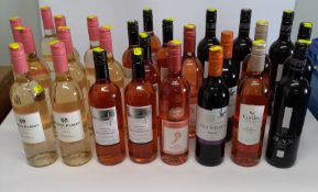 Twenty six assorted wines to include Barefoot Pink, Muscato 750ml, Isla Negro merlot 750ml.