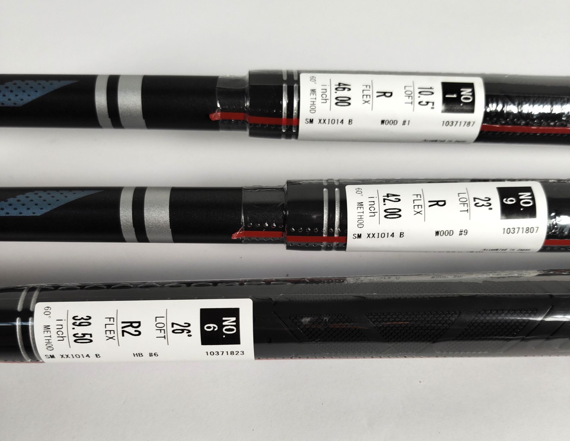 Six as new XX10 R/H golf clubs - sizes 1, 9, H6, 5, 7, 9 with 3 pack of XX10 premium golf balls. - Image 6 of 6